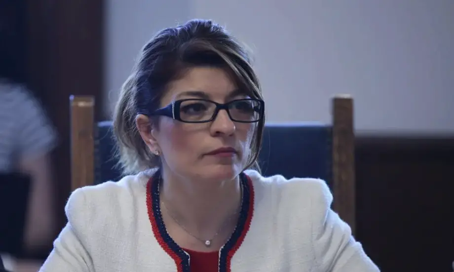 Атанасова: Имаме среща касаеща финансовата помощ след потопа по Черноморието - Tribune.bg