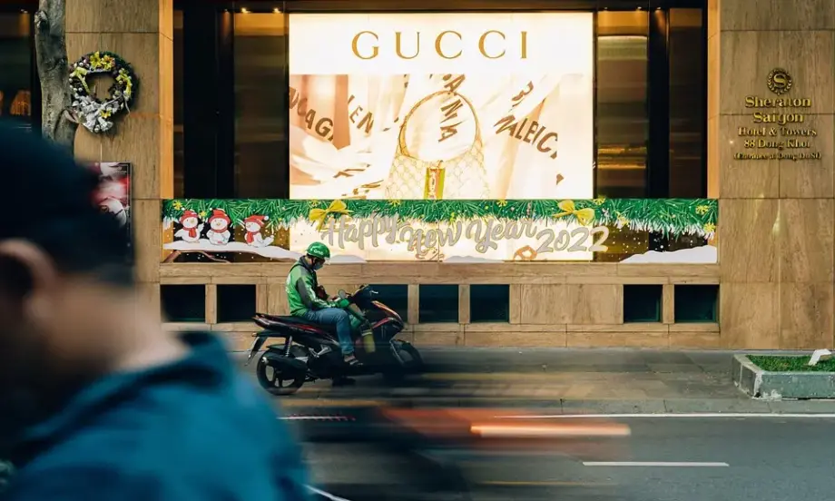 Kering опитва да вдигне продажбите: Назначи нов заместник-изпълнителен директор на Gucci - Tribune.bg