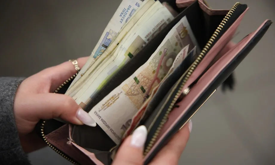 Средният осигурителен доход за юли е 1844,98 лв. - Tribune.bg