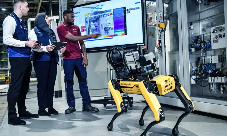 BMW нае куче-робот в своя фабрика: SpOTTO следи изправността на системите за производство (СНИМКИ и ВИДЕО) - Tribune.bg