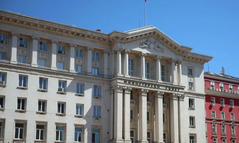Министерският съвет трябва да одобри размера на линията на бедността - Tribune.bg