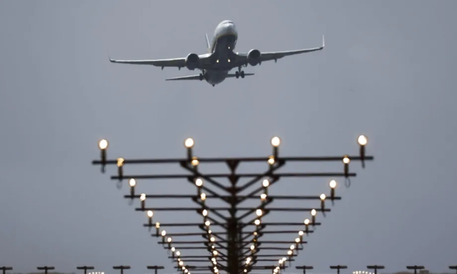 Ryanair с рязък спад на печалбата - Tribune.bg