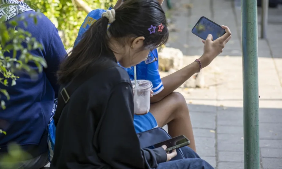 Google и Meta са нарушили забраната за социални мрежи за деца в Индонезия - Tribune.bg