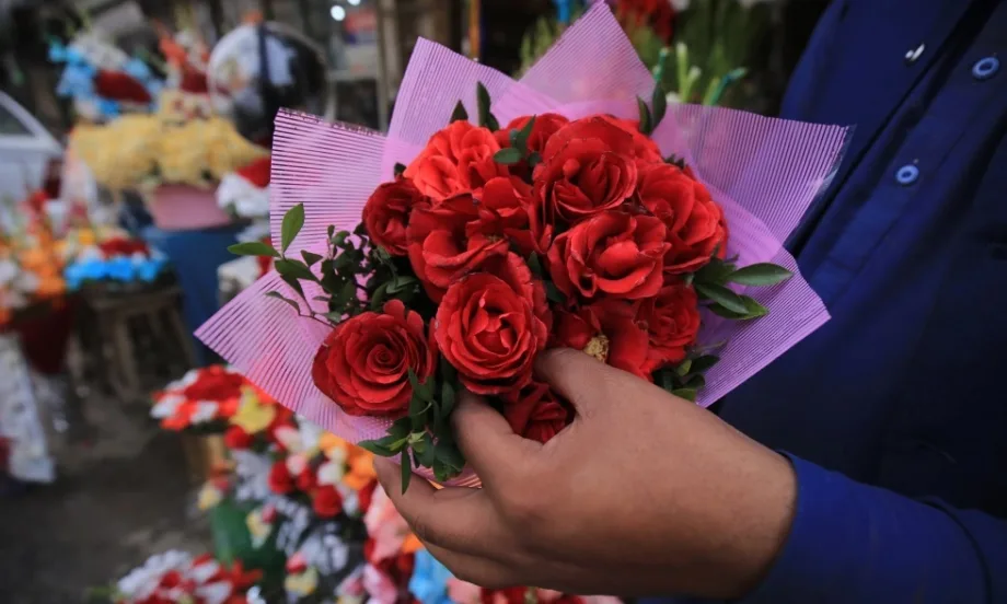 Любов по време на инфлация: Колко ще струва Св. Валентин за британците - Tribune.bg