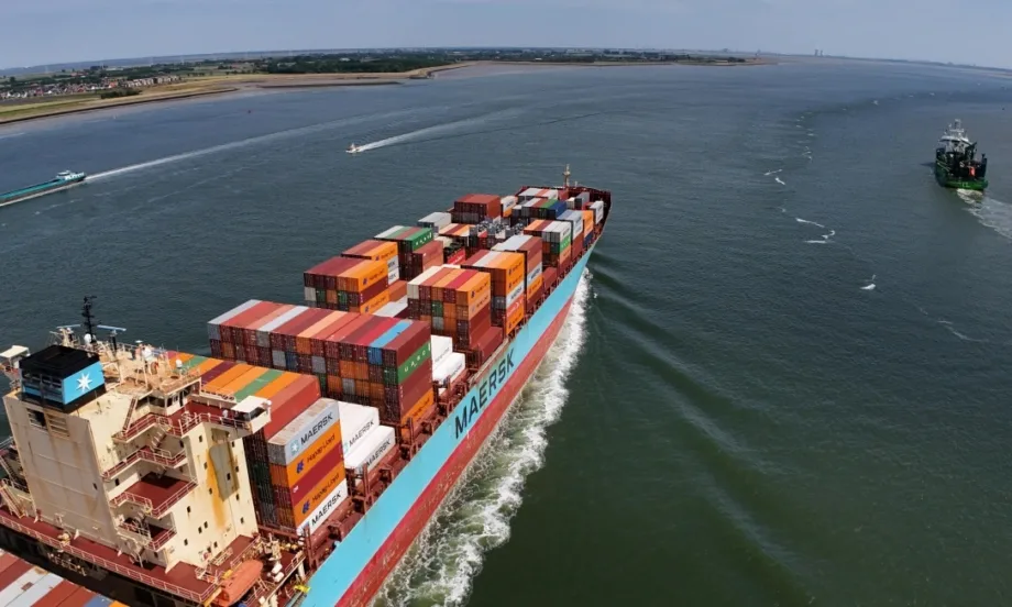 Корабоплавателните компании се застраховат: Въведоха такса военен риск - Tribune.bg