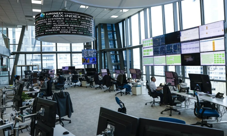 Без съществени изменения на индексите стартира последната за годината търговска сесия за борсите в Европа - Tribune.bg