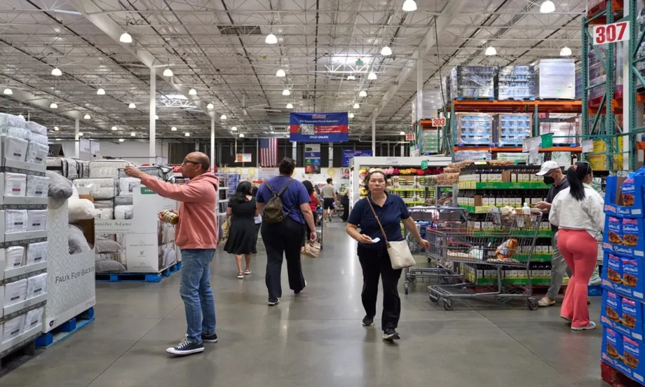 Ръст на празничните продажби: 1 трлн. долара се очаква да похарчат домакинствата в САЩ около Коледа - Tribune.bg