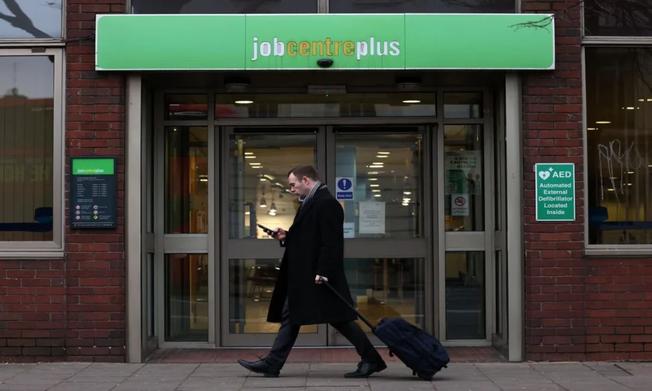 Безработицата в UK продължава да расте над 5%, достигайки 5-годишен връх - Tribune.bg