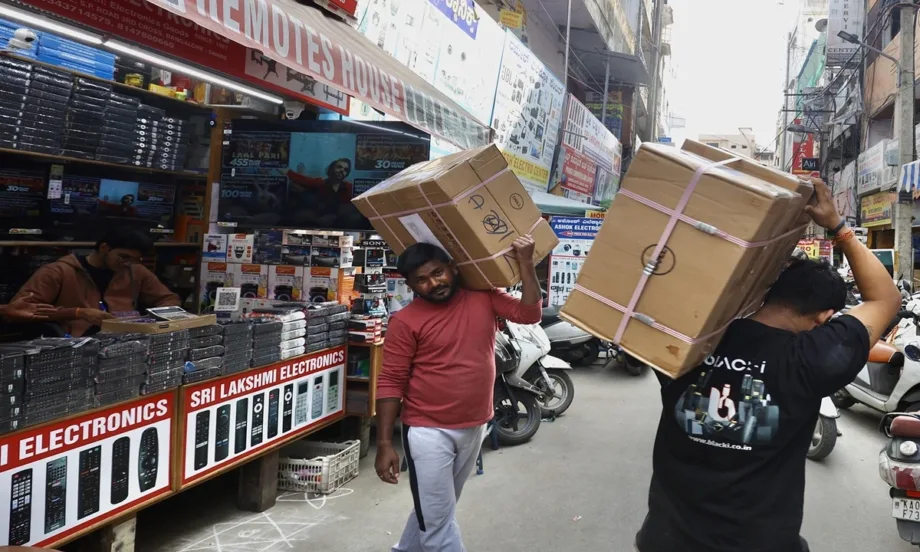 Тръмп отмени наказателните мита за Индия с уговорката страната да купи стоки за $500 млрд. от САЩ - Tribune.bg