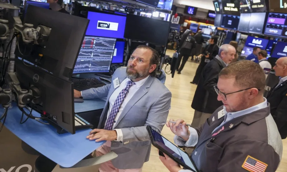 Търговията на Уолстрийт започна със спадове - Tribune.bg