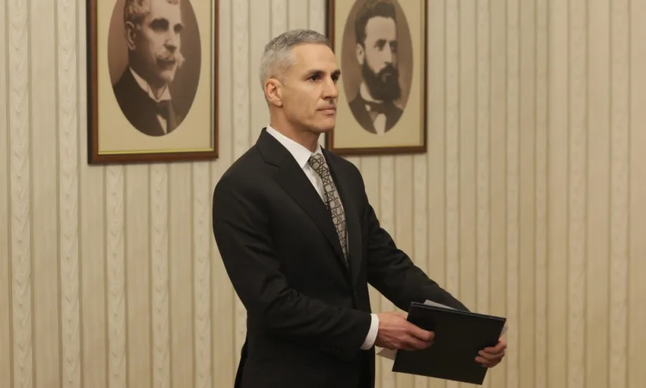 Андрей Гюров обяви състава на служебния си кабинет: Ето кои са министрите - Tribune.bg