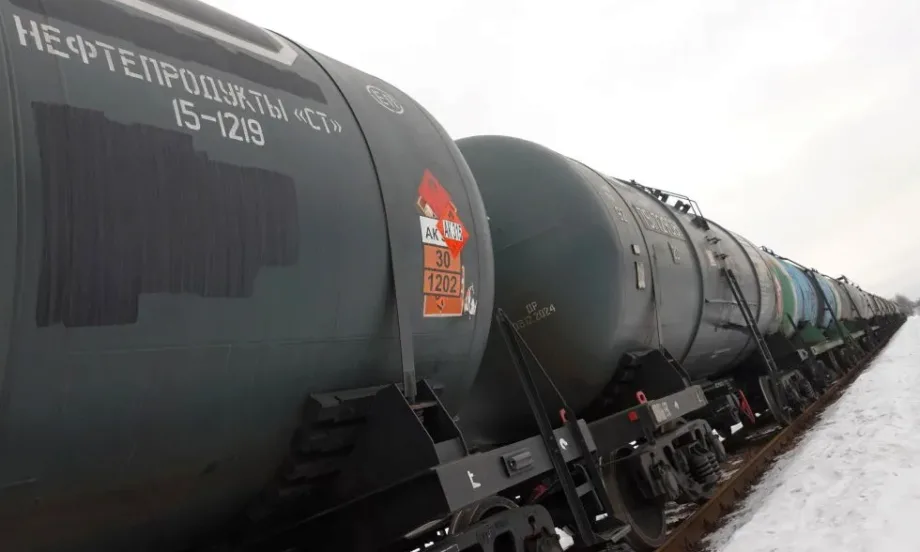 Русия съкращава добива на нефт с 500 хил. барела за денонощие в сравнение с февруари - Tribune.bg