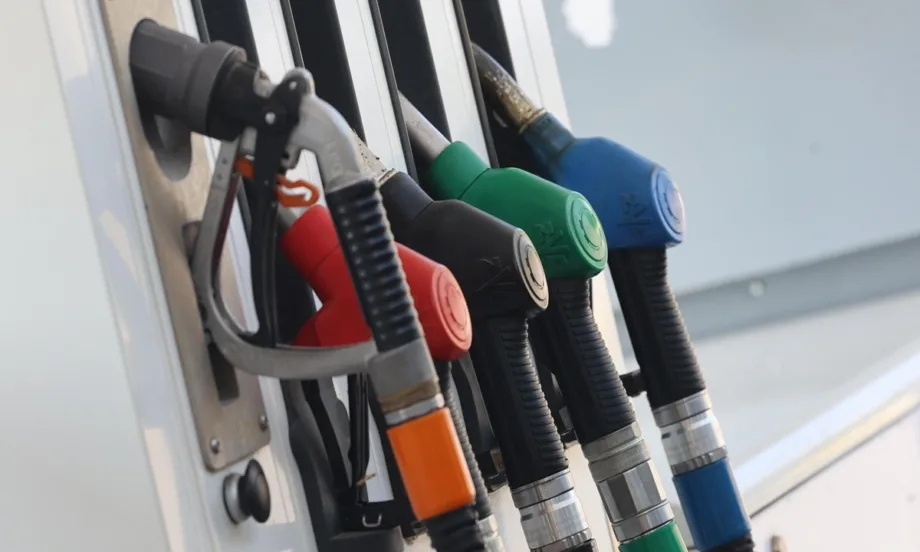 Ако масовите горива у нас скочат до 1,60 евро за литър: Месечните компенсации от 20 евро ще бъдат активирани - Tribune.bg