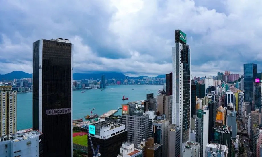 Хонконг повиши минималната заплата с едва 32 цента - Tribune.bg