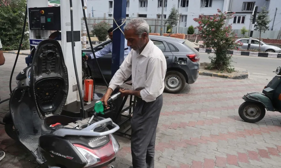 Indian Oil, Bharat Petroleum и Reliance Industries вече отказват оферти за руски петрол с товарене през март и април - Tribune.bg