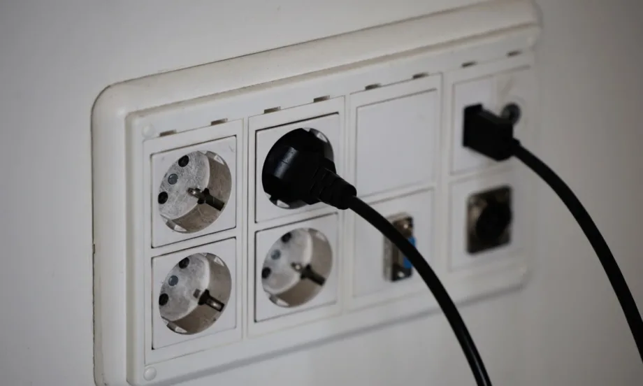 Станков: Започват извънредни проверки заради високите сметки за ток (ВИДЕО) - Tribune.bg