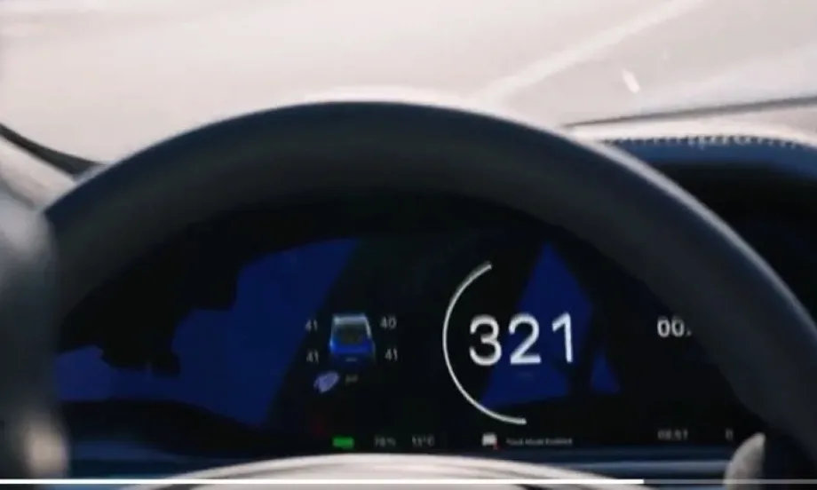 Tesla се похвали колко вдига на писта Model S Plaid (ВИДЕО) - Tribune.bg