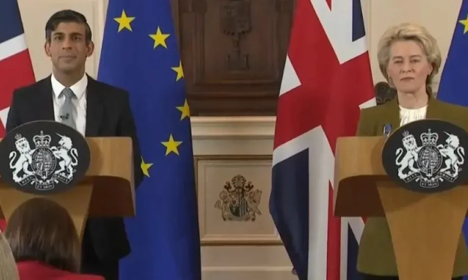 Великобритания и ЕС подписаха решаващо търговско споразумение за Северна Ирландия - Tribune.bg