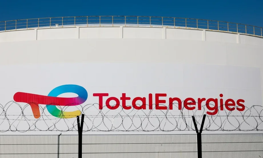 TotalEnergies спира проекти за вятърна енергия, пренасочва средствата към производство на петрол и газ в САЩ - Tribune.bg