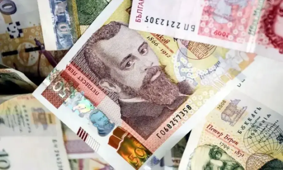 БНБ: В края на декември 2023 г. 605 900 241 са били левовите банкноти в обращение - Tribune.bg