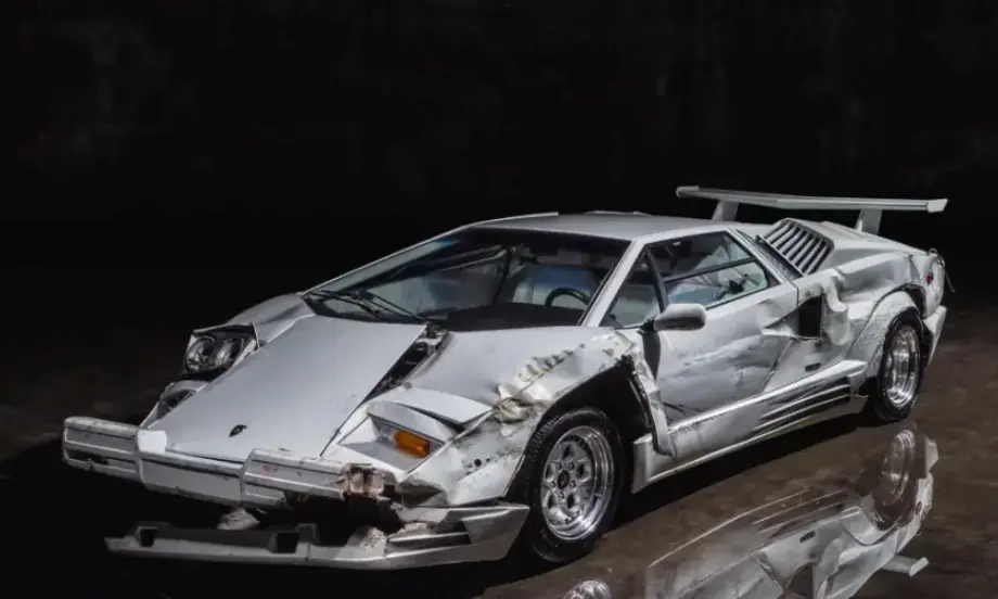 Разрушеното Lamborghini от филма Вълкът от Уолстрийт претърпя провал на търга в Абу Даби (СНИМКИ) - Tribune.bg