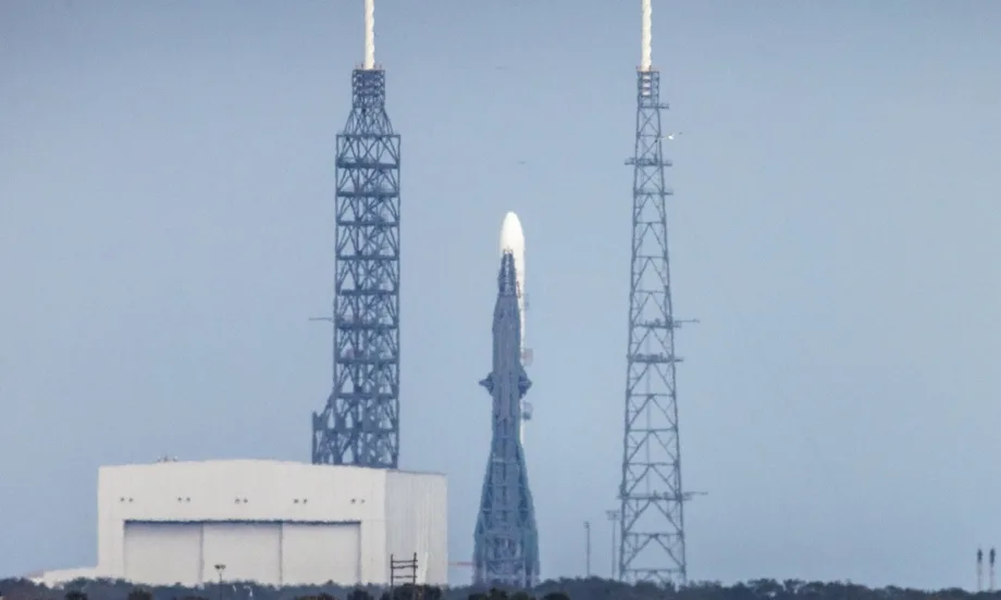 Blue Origin спира с космическия туризъм, фокусира се към ускорение на лунната програма - Tribune.bg