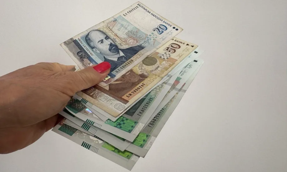 2 549 лв. е била средната брутна заплата у нас през третото тримесечие, понижава се с 0.9% - Tribune.bg