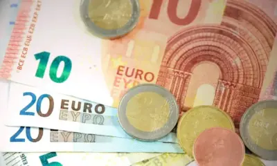 Курсът на еврото остава над прага от 1,08 долара