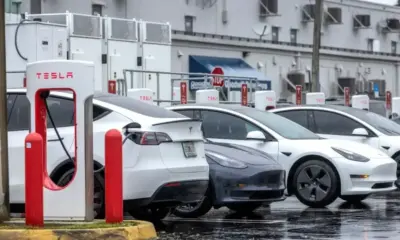 В САЩ разследват Tesla: Регулатор се съмнява в безопасността на системата Autopilot