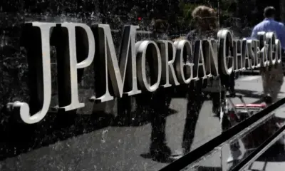 JPMorgan съкращава около 500 работни места
