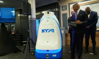 Нови технологии: Робот полицай ще патрулира в метрото в Ню Йорк (СНИМКИ+ВИДЕО)