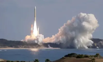 Трети опит - успешен: Япония изстреля новата си ракета H3 (СНИМКИ)