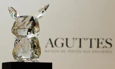 Продават на търг кристална скулптура на легендарен Pokemon (СНИМКИ)