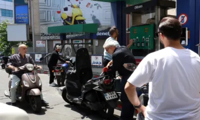 Под удара на санкции и остарели методи за производство: Иранската петролна индустрия буксува