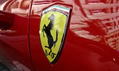 Новите модели на Ferrari ще са с дисплеи на Samsung
