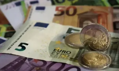 Курсът на еврото остава под прага от 1,08 долара