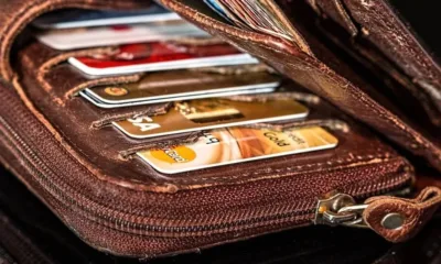 Проучване: Българите предпочитат да плащат в брой, а не с банкови карти