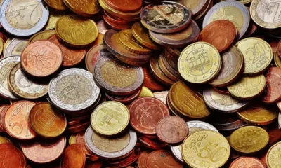 В продажба са стартовите пакети евромонети