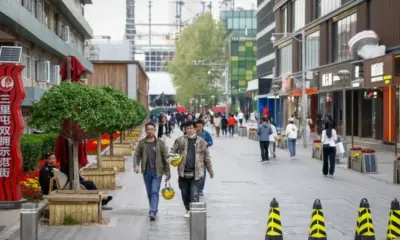 Китай опитва да повиши икономическия си растеж, но потреблението остава ниско, а проблемите в сектора на недвижимите имоти продължават