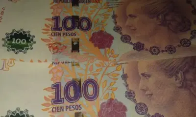 През юни: Централната банка на Аржентина пуска в обращение банкноти от 10 000 и 20 000 песос