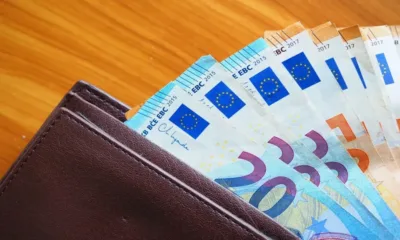 От днес минималната заплата в Гърция се вдига до 920 евро