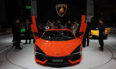 Lamborghini с нов рекорд за най-голям парад на автомобили (СНИМКИ+ВИДЕО)