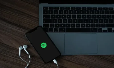 Spotify въвежда зелена отметка за реални изпълнители, за да ги отличи от ИИ музиката