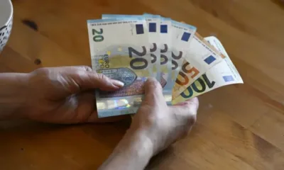 Започна изплащането на пенсиите по новия график