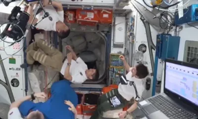 Капсулата на SpaceX Crew Dragon се скачи успешно с МКС (ВИДЕО)