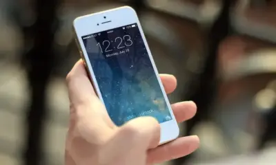 Apple: Спрете да слагате мокър iPhone в ориз