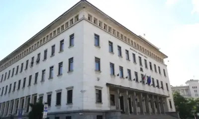 Търговският баланс отрицателен, ПЧИ продължават да падат
