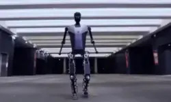 В Китай представиха първия напълно електрически робот, който може да тича (ВИДЕО)
