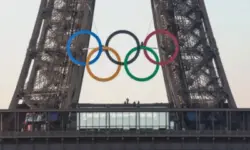 Париж се подготвя за Олимпийските игри (СНИМКИ)