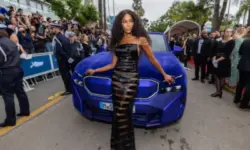 На червения килим в Кан: BMW показа новия си автомобил, вдъхновен от топмодела Наоми Кембъл (СНИМКИ)